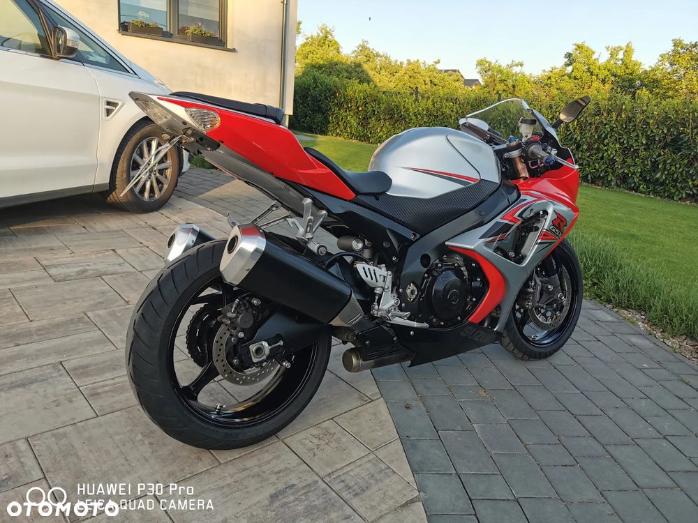 Suzuki GSX-R - 6