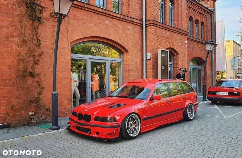 BMW Seria 3 330i Touring - 11