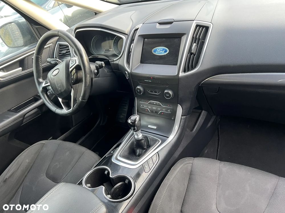 Ford S-Max - 10