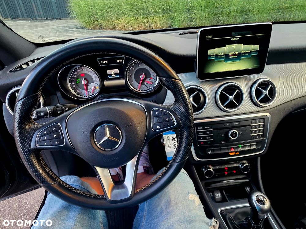 Mercedes-Benz CLA 200 Urban - 22