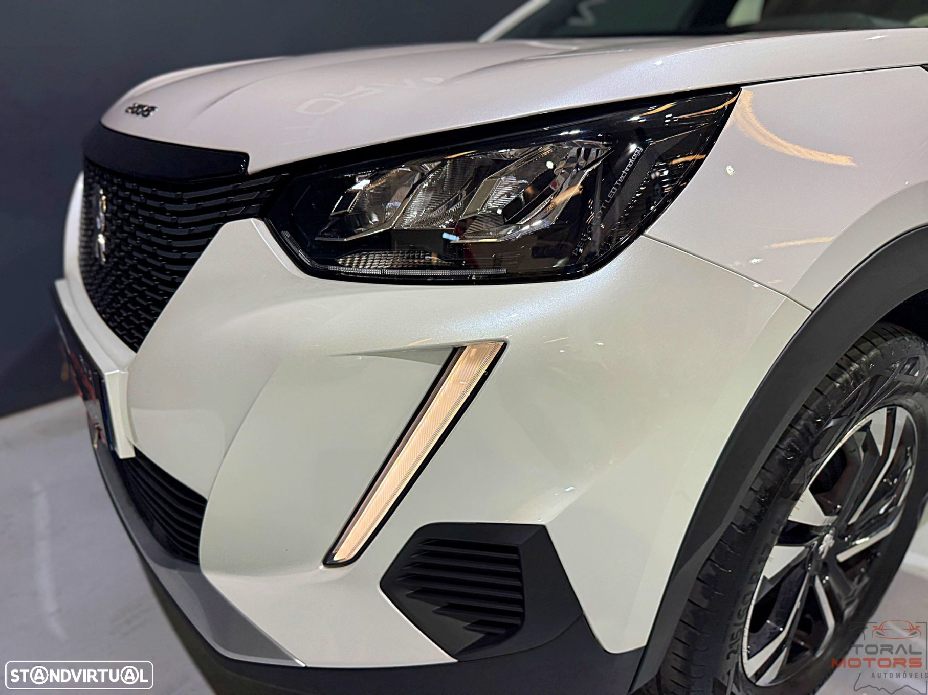 Peugeot 2008 1.2 PureTech Allure - 5
