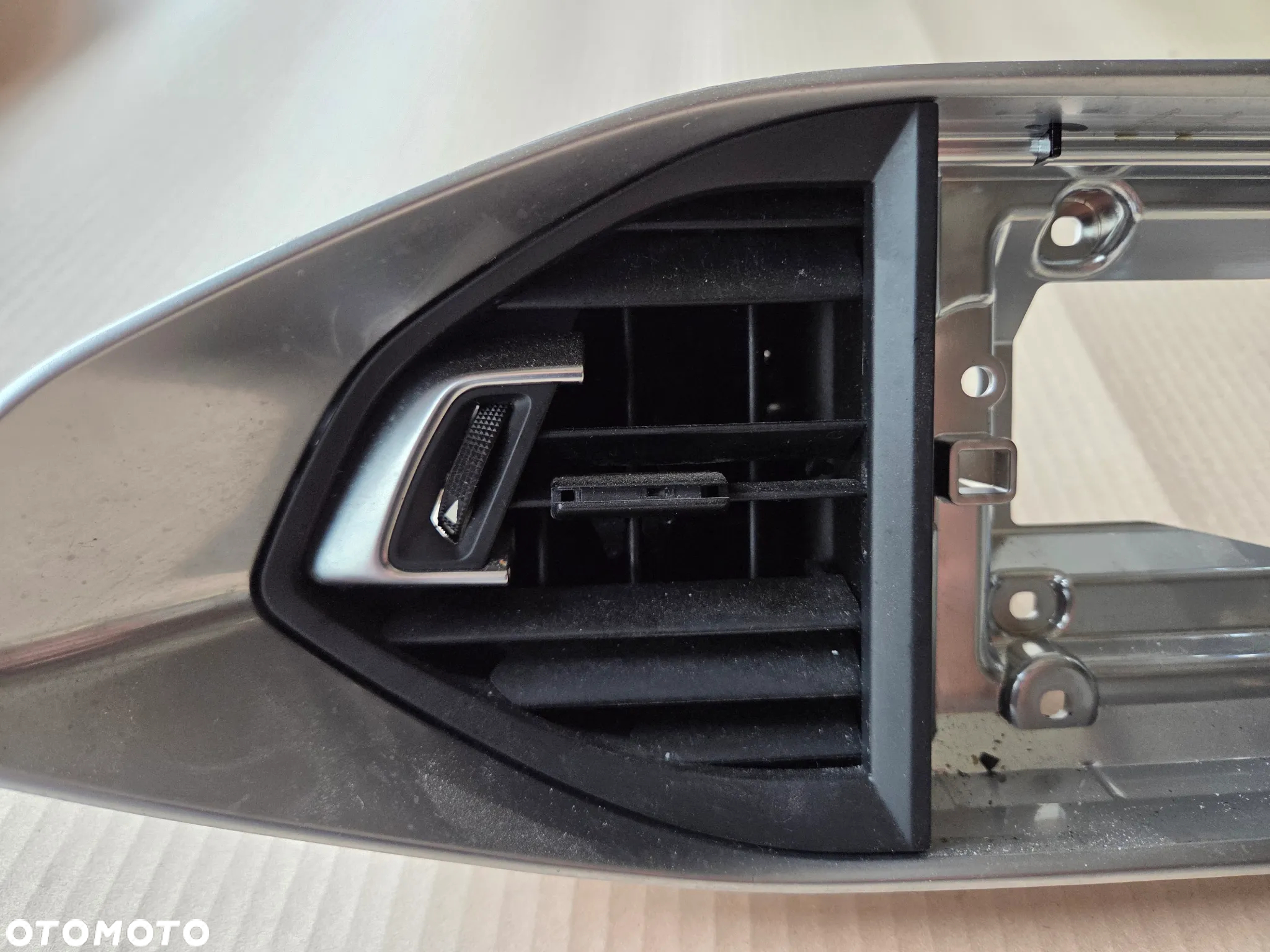Kratka nawiewu ramka wyświetlacza osłona Peugeot 308 T9 - 2