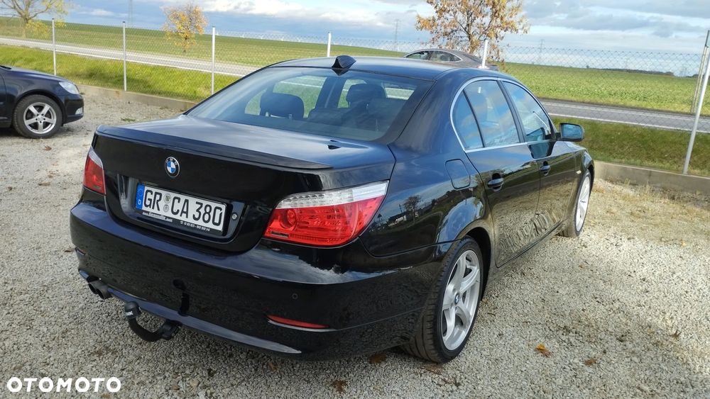 BMW Seria 5 523i Touring - 8