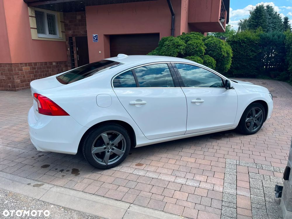 Volvo S60 D4 Geartronic Momentum - 4