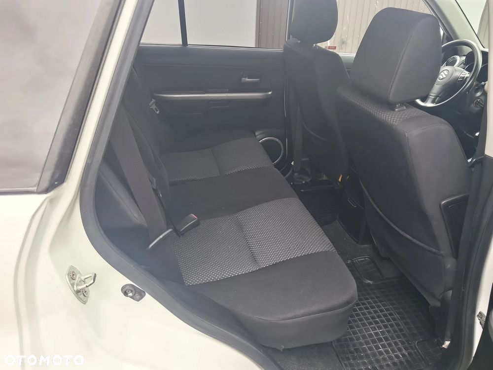 Suzuki Grand Vitara - 12