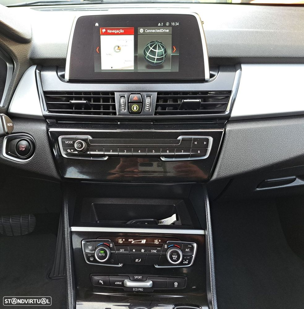 BMW 225xe Active Tourer - 9