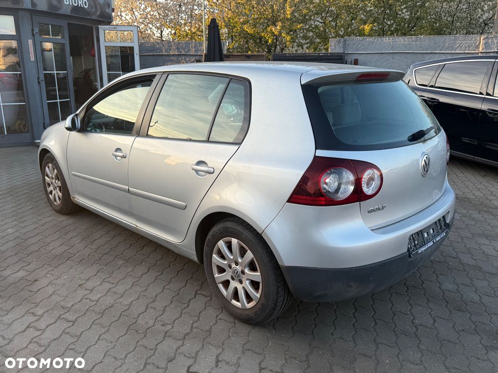 Volkswagen Golf - 6