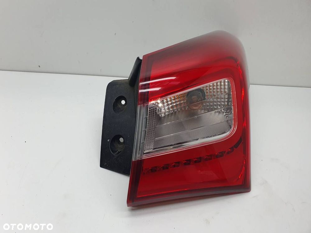LAMPA TYŁ TYLNA PRAWA W BŁOTNIK HYUNDAI I30 II COUPE EU 92402-A51 - 2