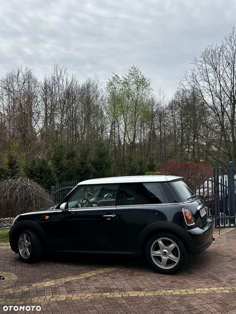 MINI Cooper Standard - 2