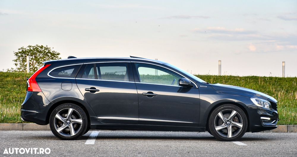 Volvo V60 D6 Plug-In-Hybrid AWD Geartronic Summum - 9