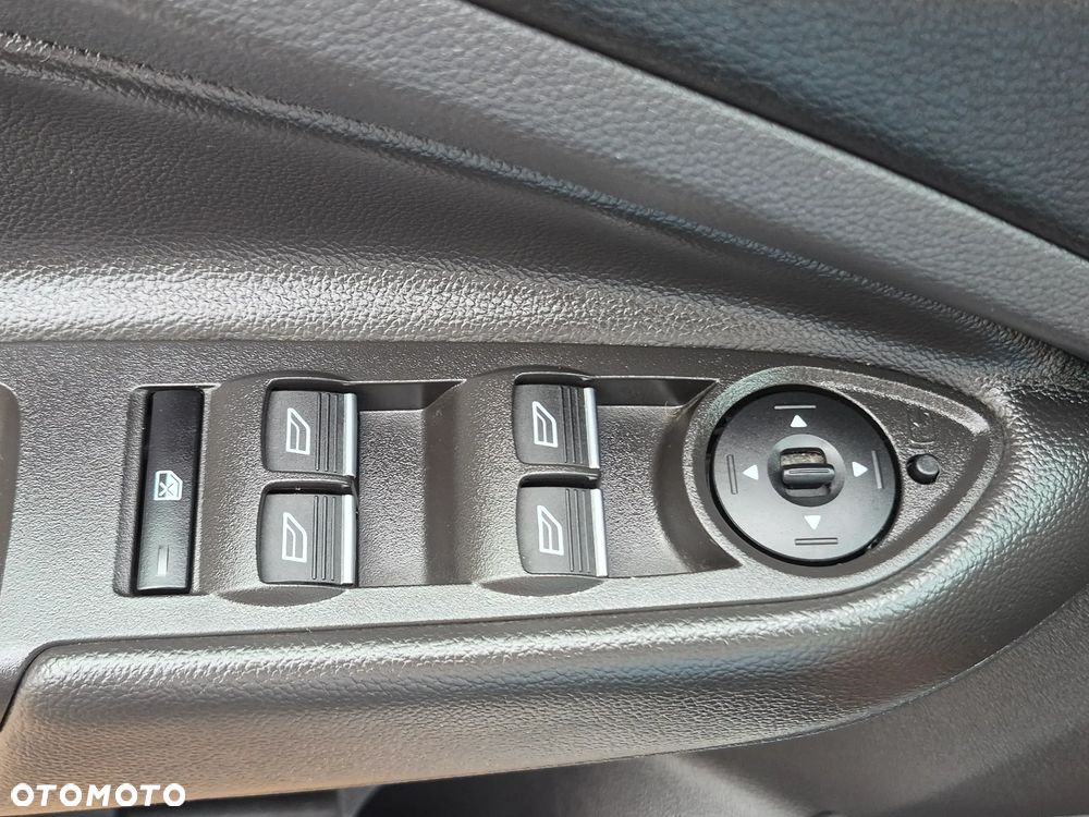 Ford Kuga - 24