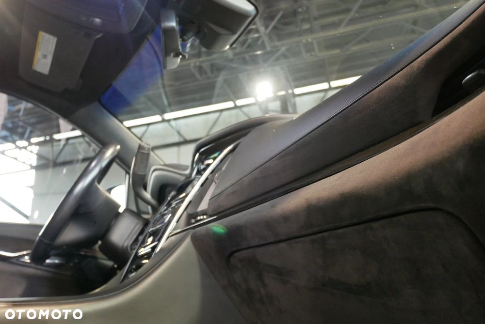 Cadillac Escalade 6.2 V8 ESV Platinum - 28