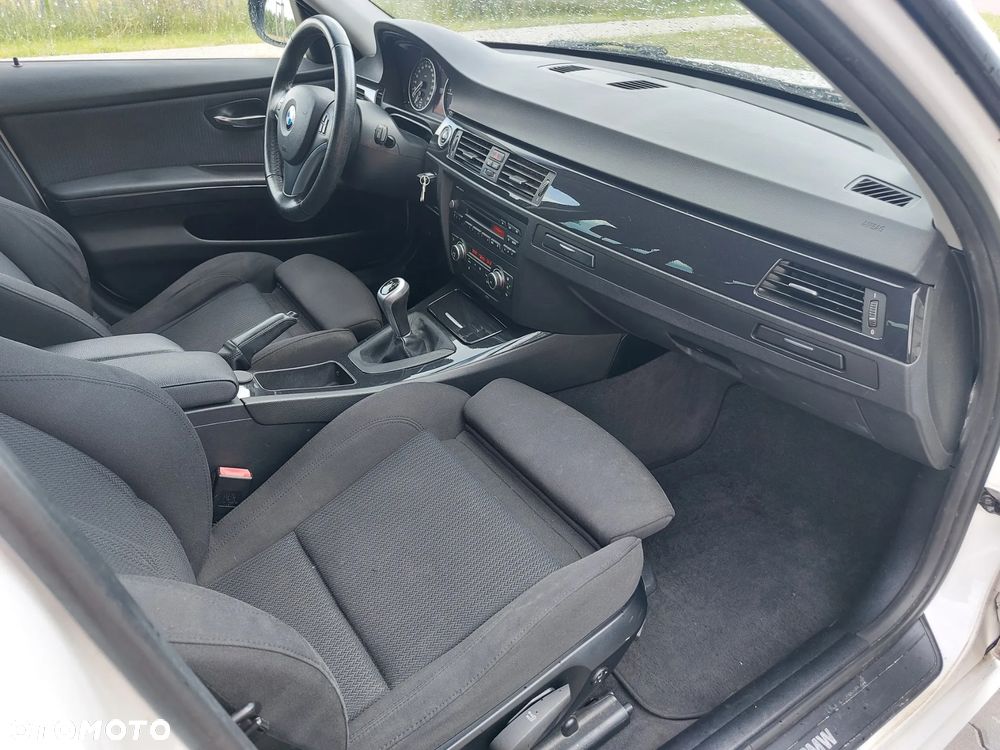 BMW Seria 3 - 34