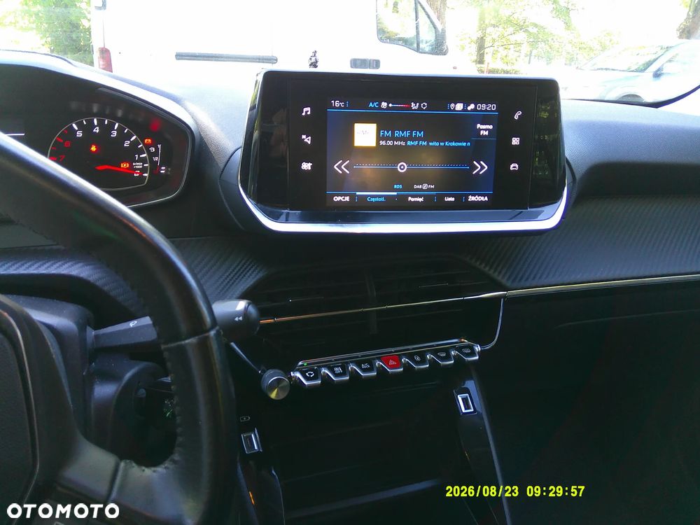 Peugeot 2008 - 9