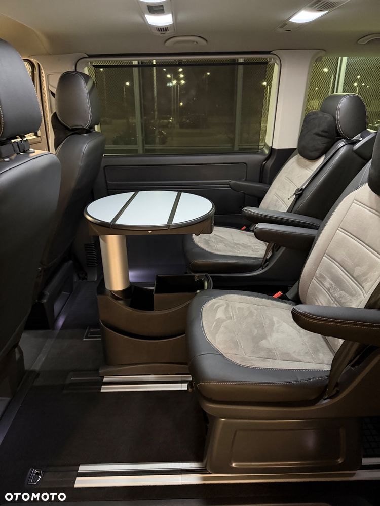 Volkswagen Multivan - 21