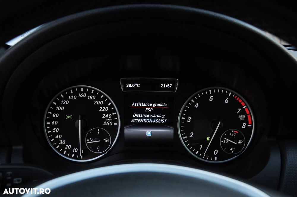 Mercedes-Benz A 180 AMG Line - 21