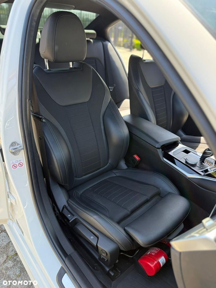 BMW Seria 3 320d xDrive Sport Line - 14