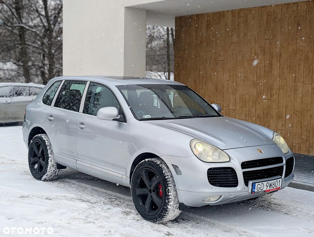 Porsche Cayenne - 1