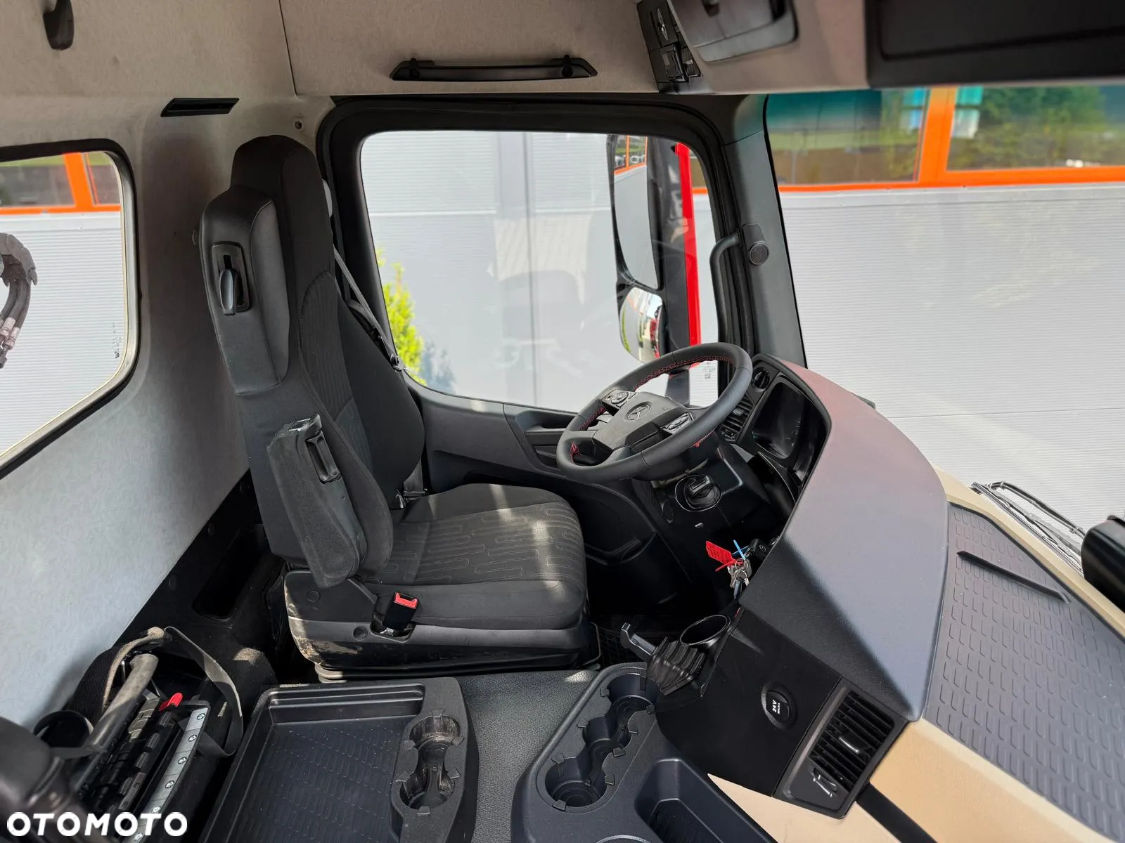 Mercedes-Benz AROCS 2532 // E6 // wywrotka 3-Stronna + HIAB HIDUO 158 B-2 // 6x2 6x4 HDS żuraw kran crane kiper kipper // Actros Antos - 40