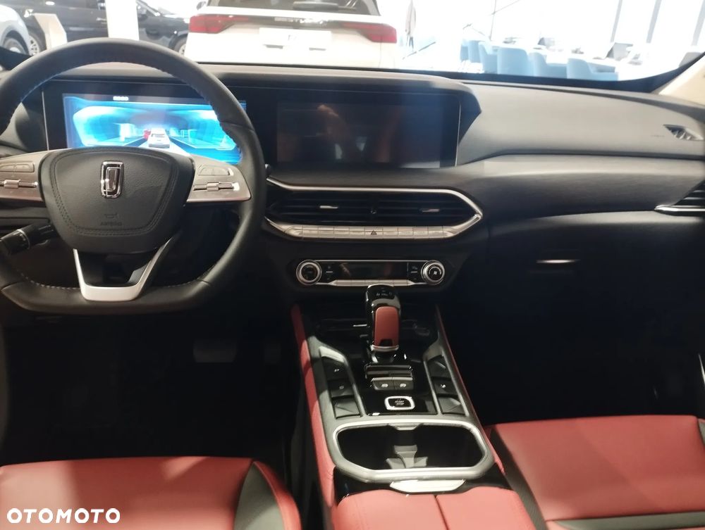 Bestune T77 1.5T Business DCT - 12