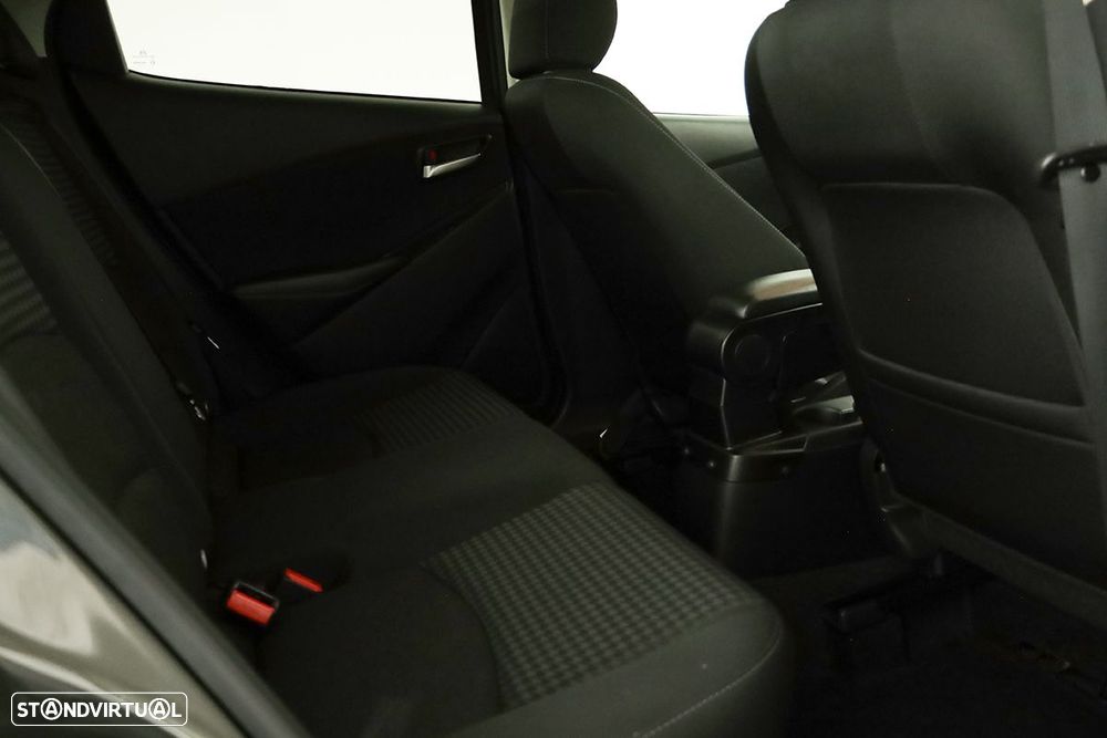 Mazda 2 1.5 Sky-G Evolve Navi - 20