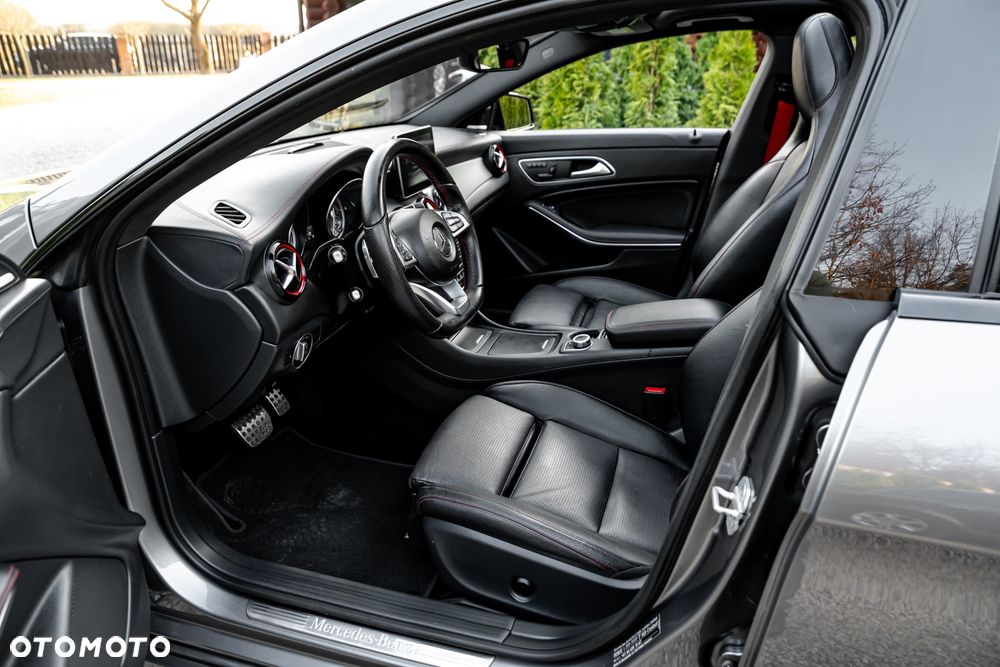 Mercedes-Benz CLA 250 4Matic 7G-DCT Sport - 17