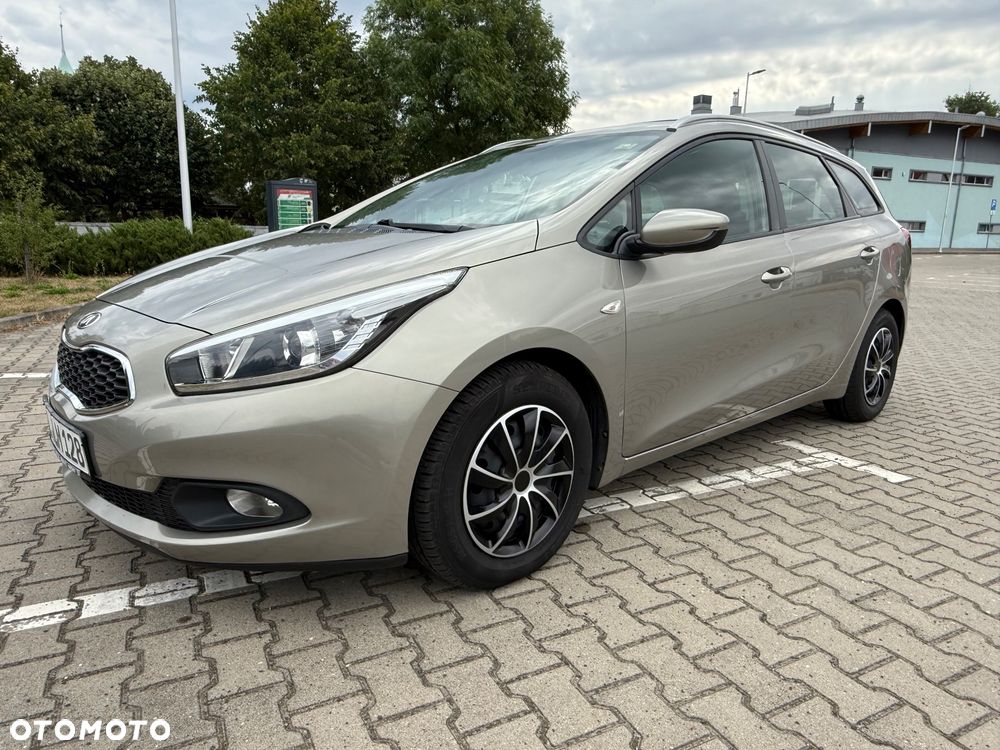 Kia Ceed 1.4 CVVT Dream Team Edition - 6
