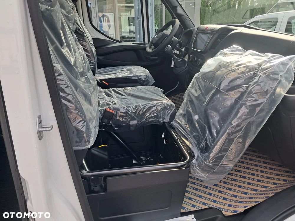 Iveco Daily Brygadówka,7 osobowa - 14