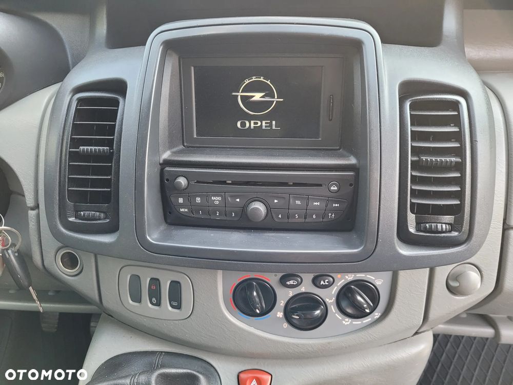 Opel VIVARO - 11