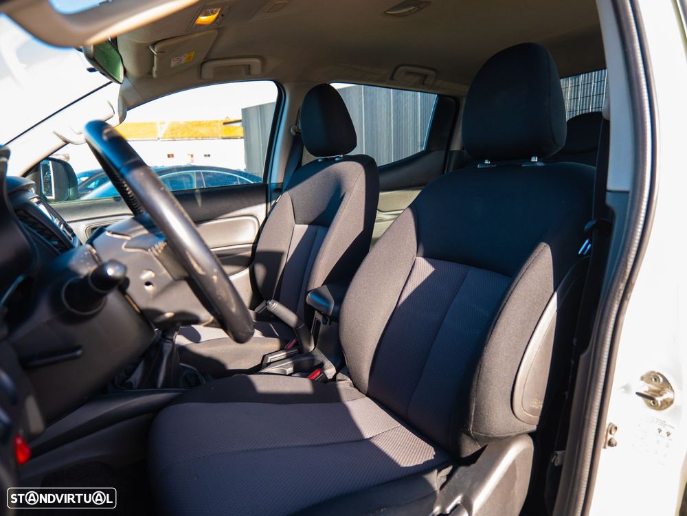 Mitsubishi L200 2.3 DI-D CD Invite 4WD - 26