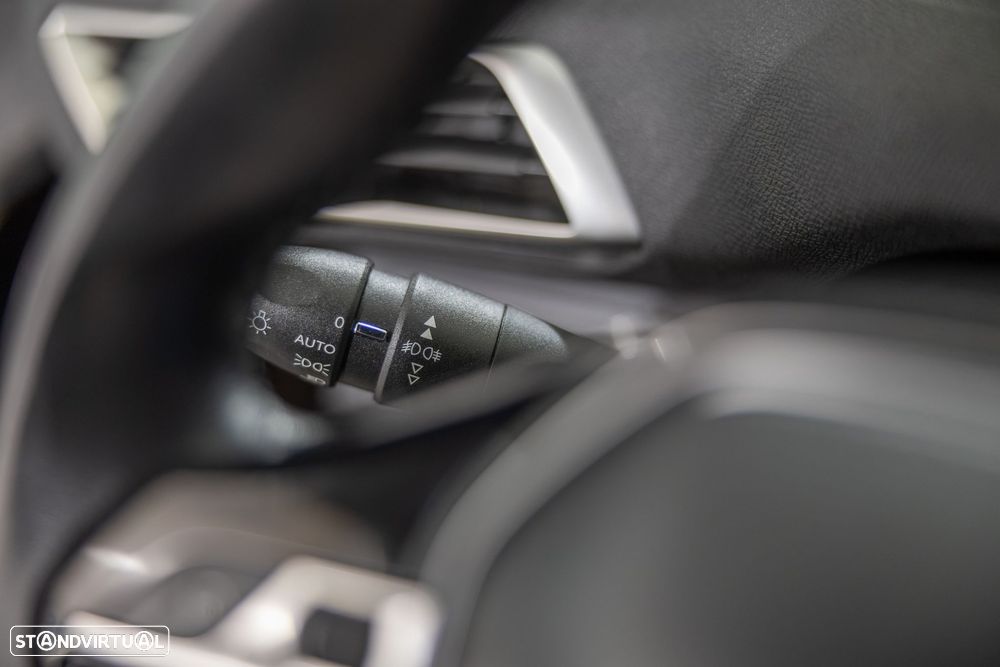 Peugeot 3008 1.2 PureTech Allure - 16
