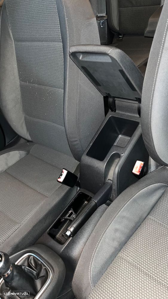 VW Golf 1.6 TDi Confortline - 20