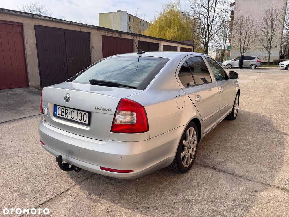 Skoda Octavia 1.8 TSI Ambiente - 2
