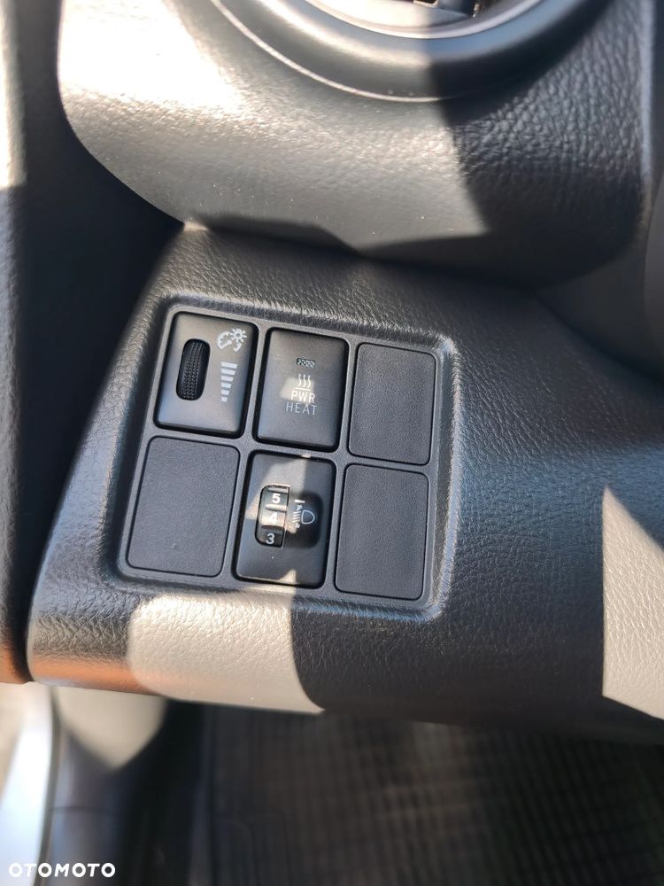 Toyota RAV4 2.2 D-CAT X Platinium NAVI - 23