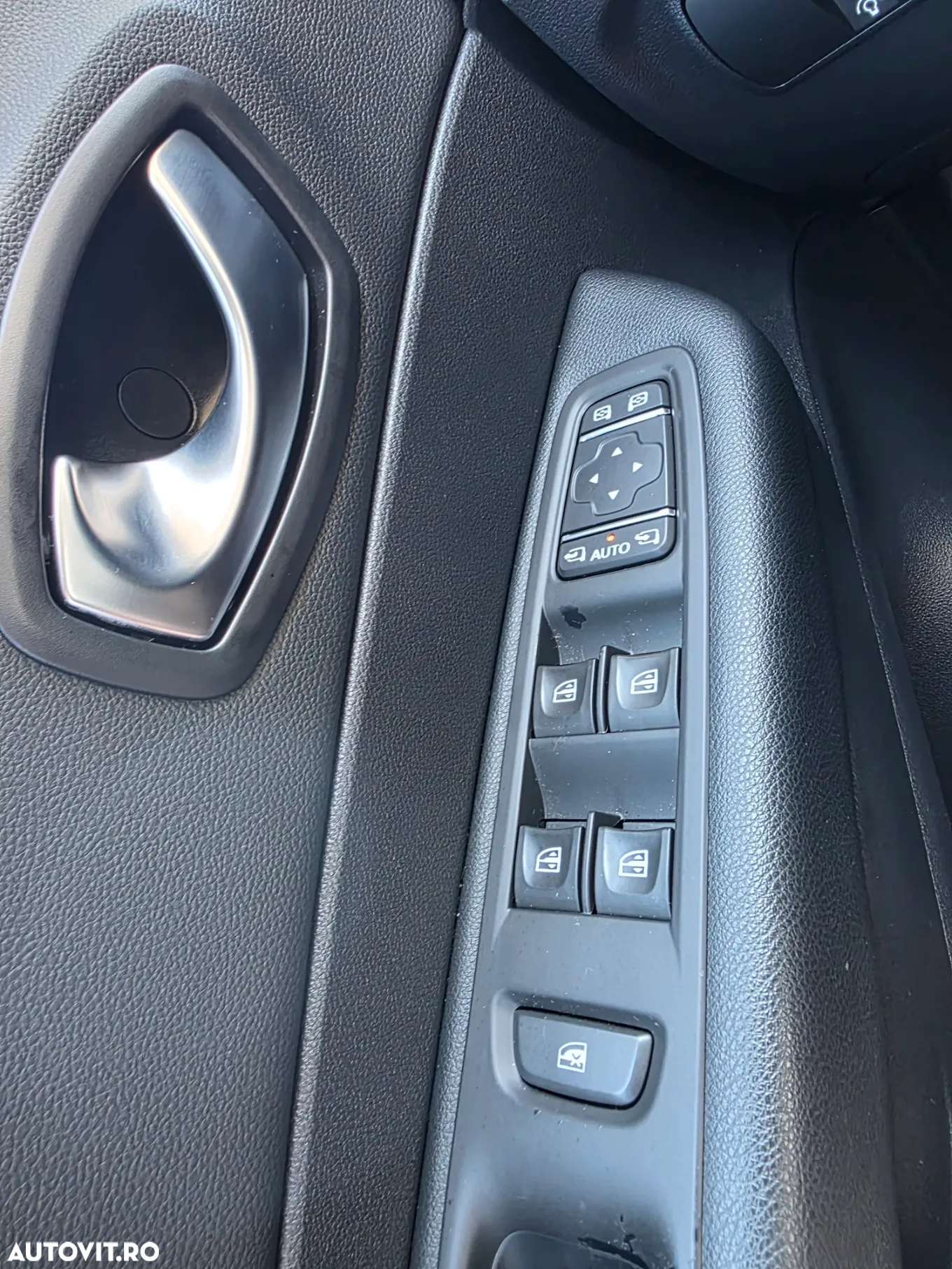 Renault Captur (ENERGY) TCe 90 INTENS - 32