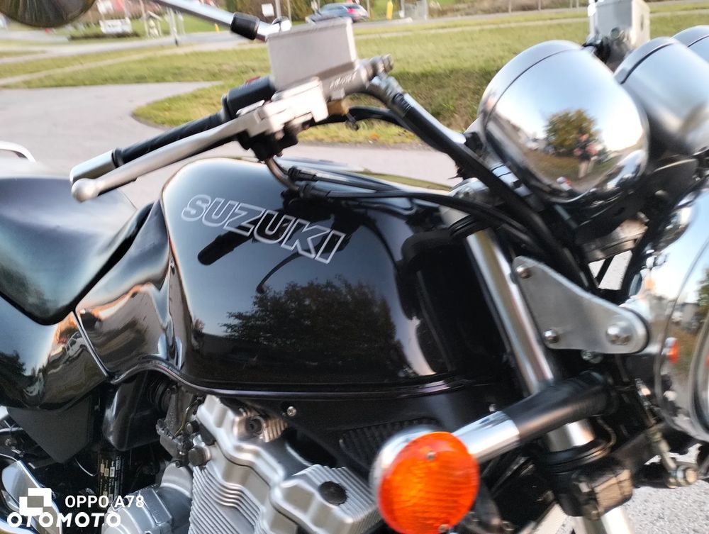 Suzuki GSX - 23