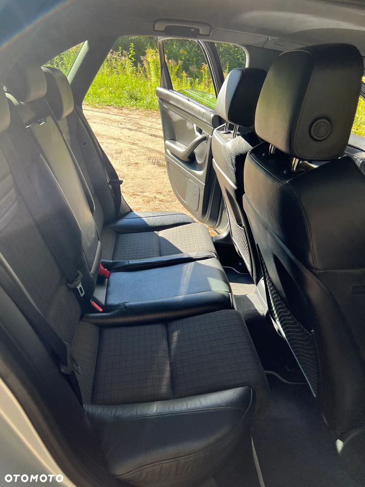 Audi S4 Limousine 4.2 Quattro Tiptr - 11