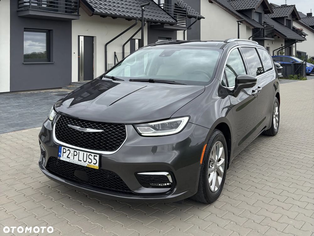 Chrysler Pacifica - 1