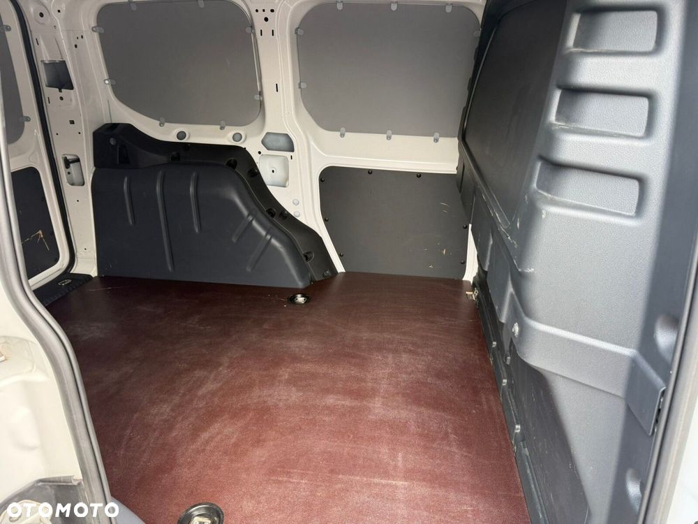 Volkswagen Caddy Cargo 2.0 TDI 75KM - 23
