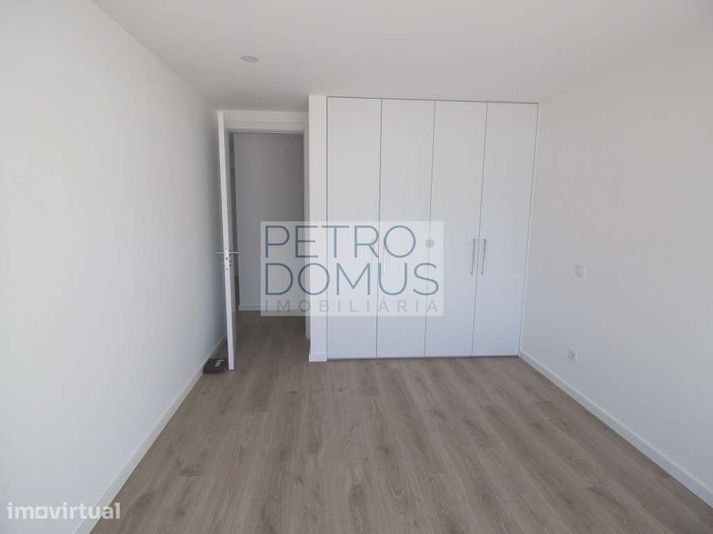 APARTAMENTO T2 NOVO - CENTRO DE LEIRIA, COM TERRAÇO - Grande imagem: 5/13