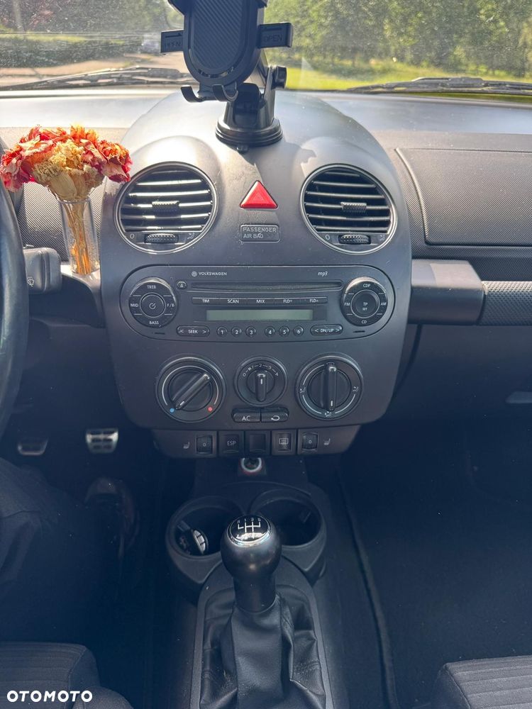 Volkswagen New Beetle - 2