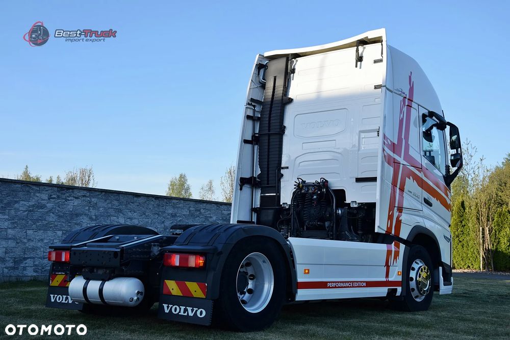 Volvo FH 500 XL |  FULL LED | I-PARK COOL |  ZBIORNIKI 1175 L |  I-SAVE  |  STANDARD - 17