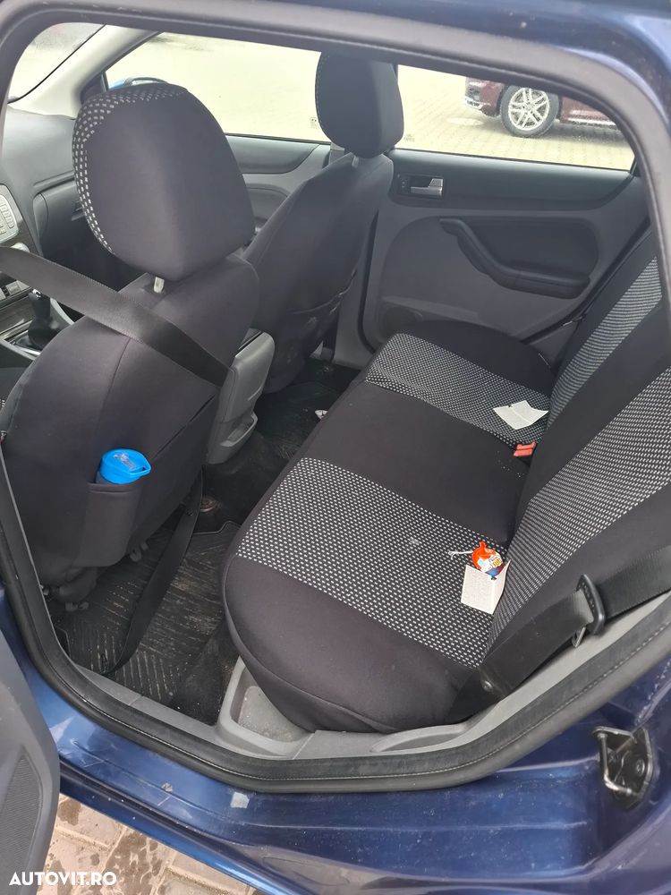 Ford Focus 1.6 TDCi Ghia - 7