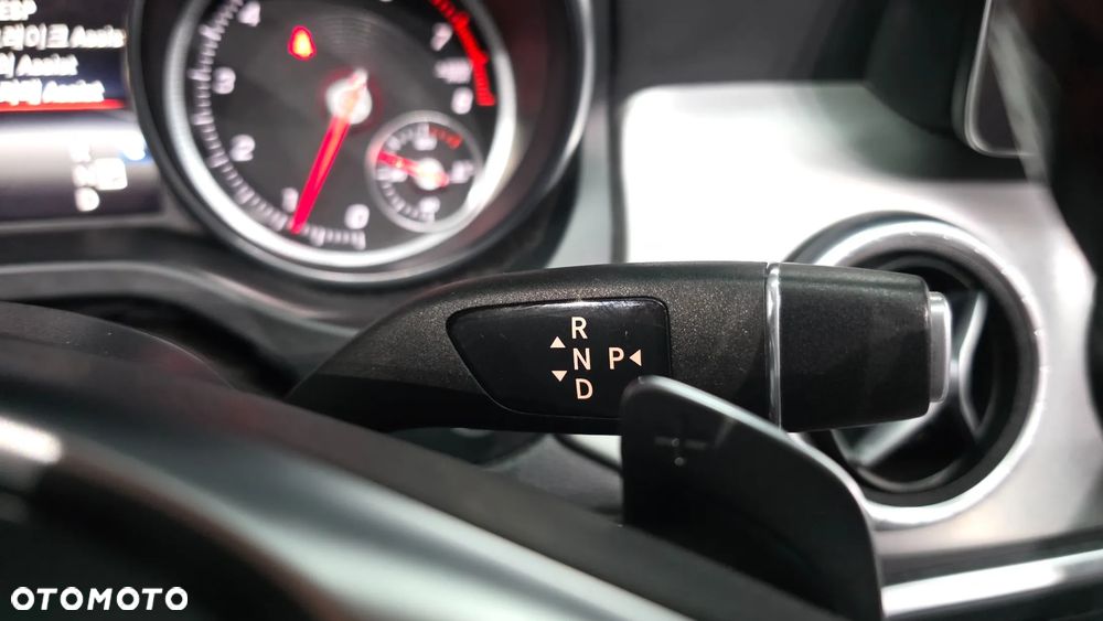 Mercedes-Benz CLA - 11