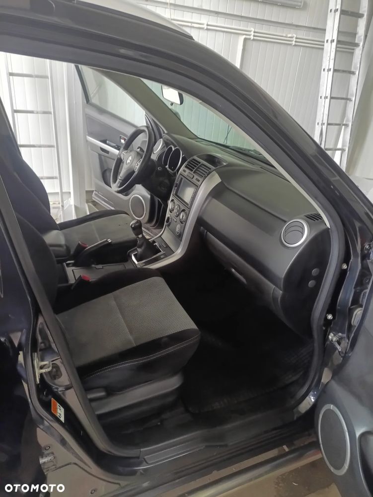 Suzuki Grand Vitara 1.9 DDiS Premium - 12