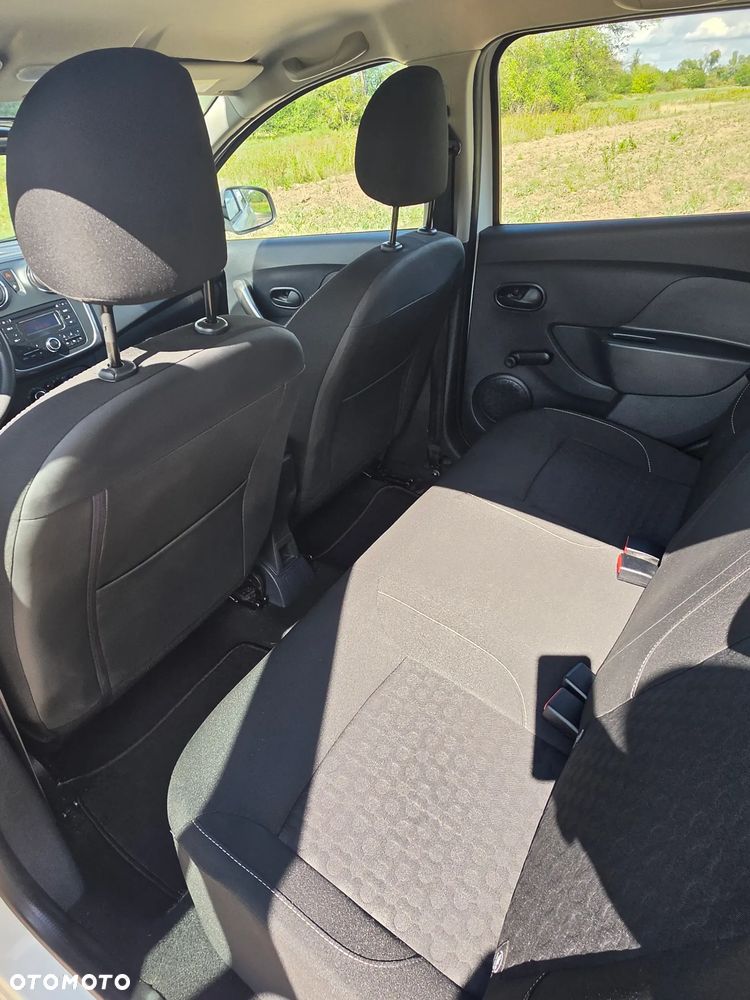 Dacia Sandero 1.2 16V Laureate EU6 - 21