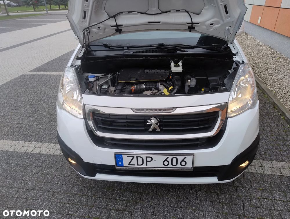 Peugeot PARTNER PO LIFT 1.6 HDI (90KM) 5-BIEGÓW KLIMA TEMPOMAT TABLET STAN IDEALNY FULL OPCJA BEZWYPADKOWY SERWIS KM NIE MA RDZY ! ! ! - 25