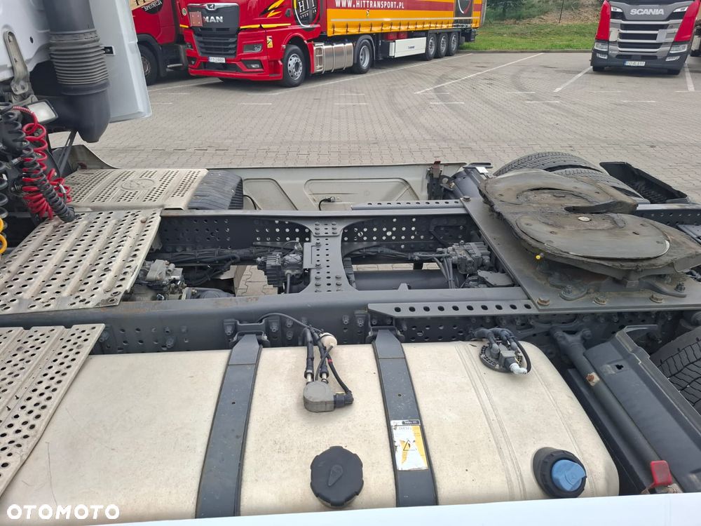 Mercedes-Benz ACTROS - 9