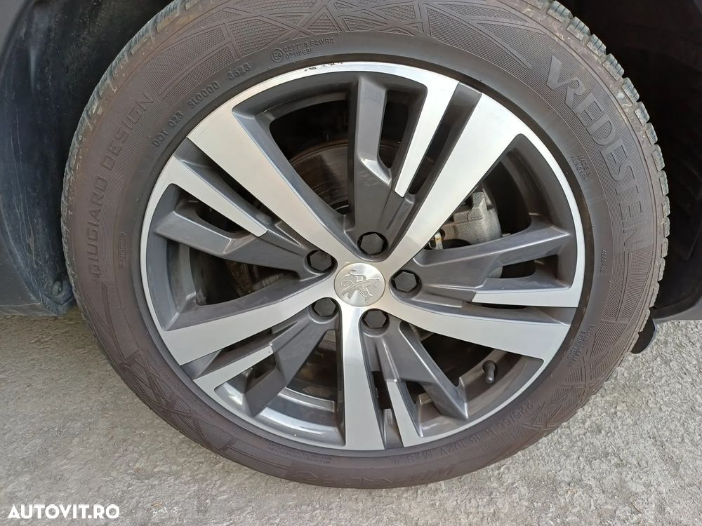 Peugeot 5008 1.2L 136 e-DCS6 MHEV Allure Pack - 27