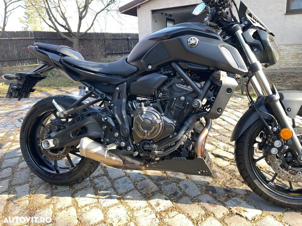 Yamaha MT-07 - 11